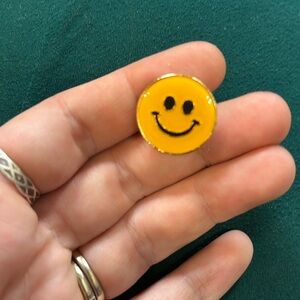 VTG- Smiley Face Enamel Retro Lapel Hat Tie Collectible Pin
